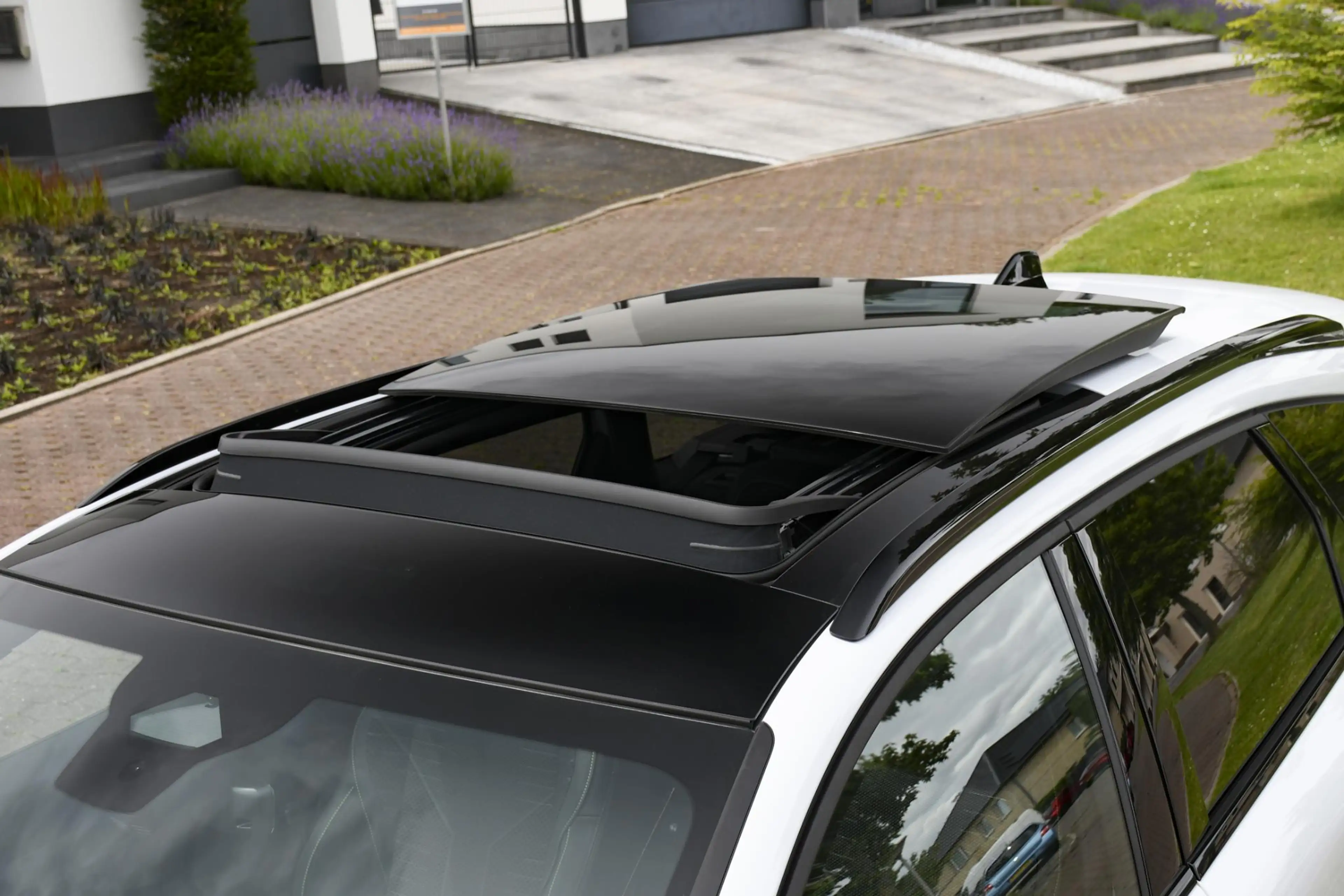 Peugeot 308 SW GT 1.6 Plug-in Hybrid 195pk Automaat PANO | FOC — photo 3