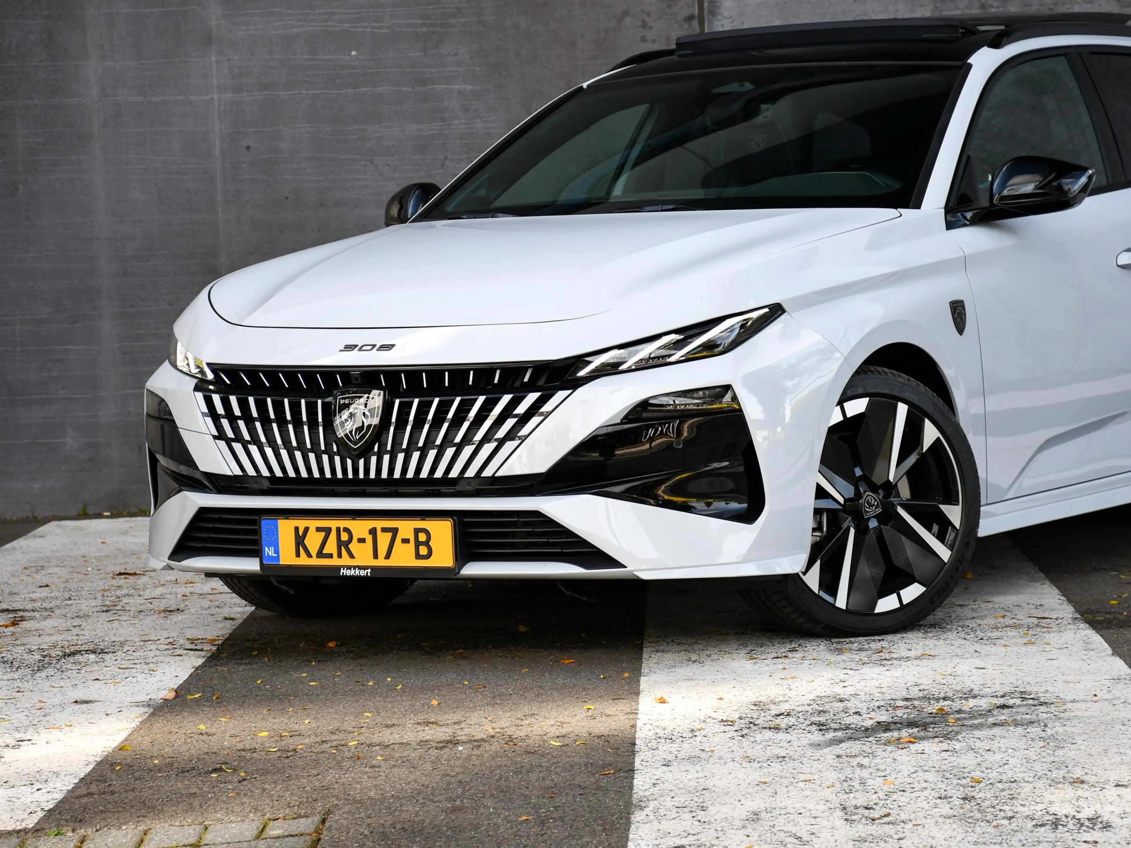 Peugeot 308 SW GT 1.6 Plug-in Hybrid 195pk Automaat PANO | FOC — photo 2