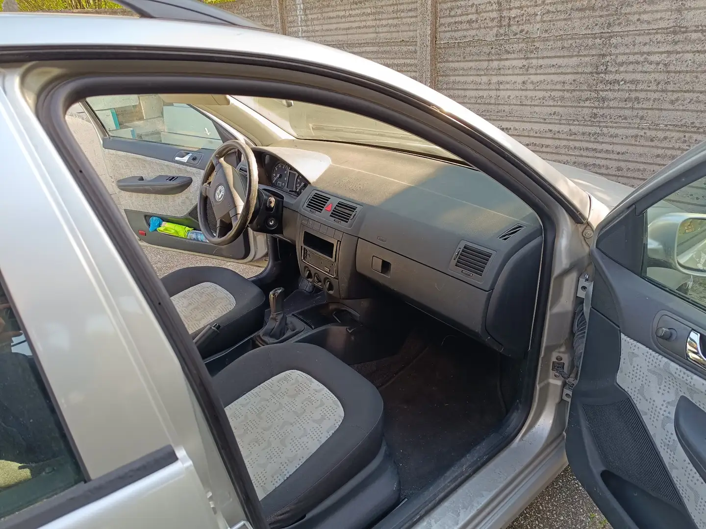 Skoda Fabia 4p 1.4 16v Comfort 75cv - 1