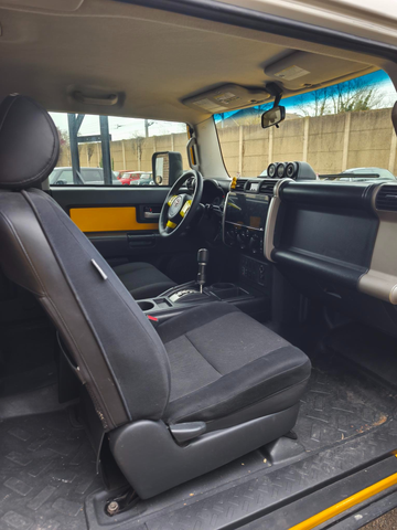 Toyota FJ Cruiser 2 RWD   2 ROUES MOTRICES