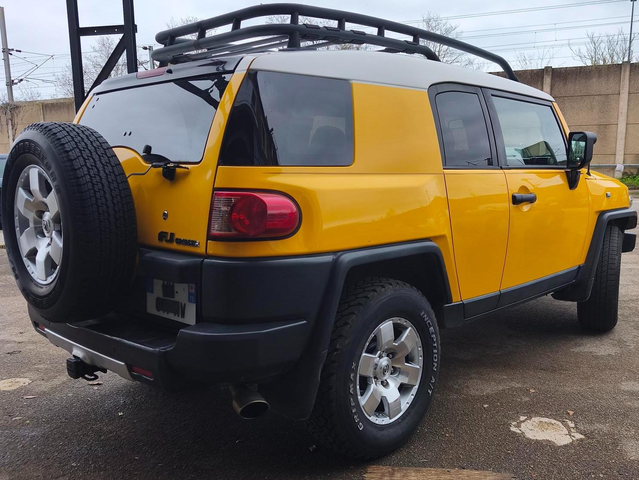Toyota FJ Cruiser 2 RWD   2 ROUES MOTRICES