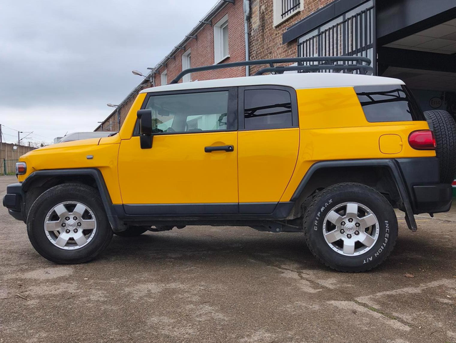 Toyota FJ Cruiser 2 RWD   2 ROUES MOTRICES