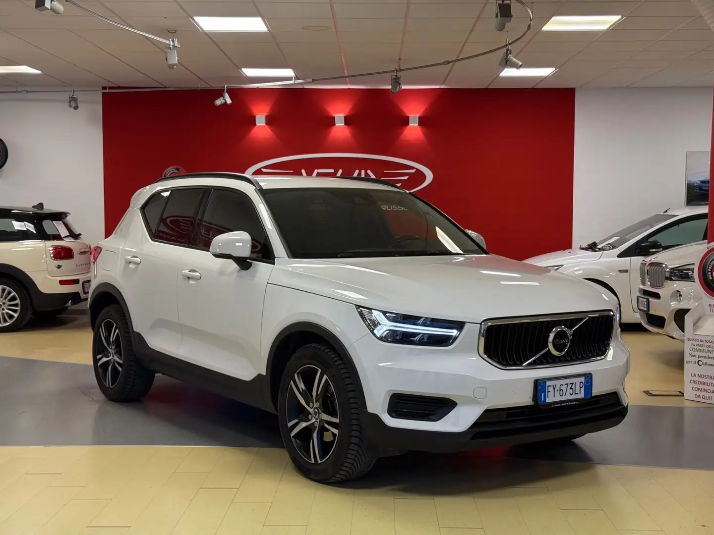 Volvo XC40 D3 Geartronic Momentum Wit - 1