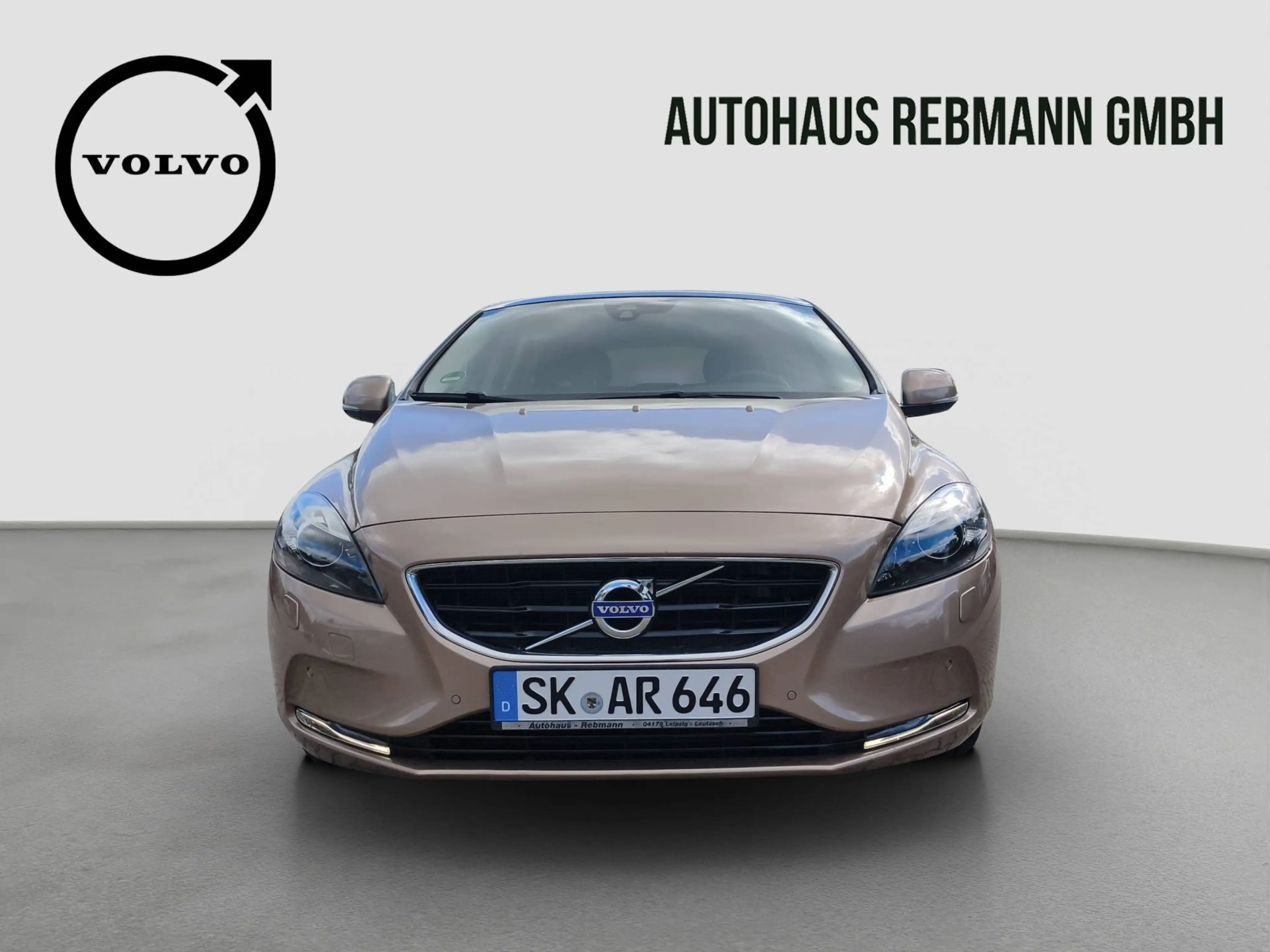 Volvo V40 T4 Momentum — photo 2