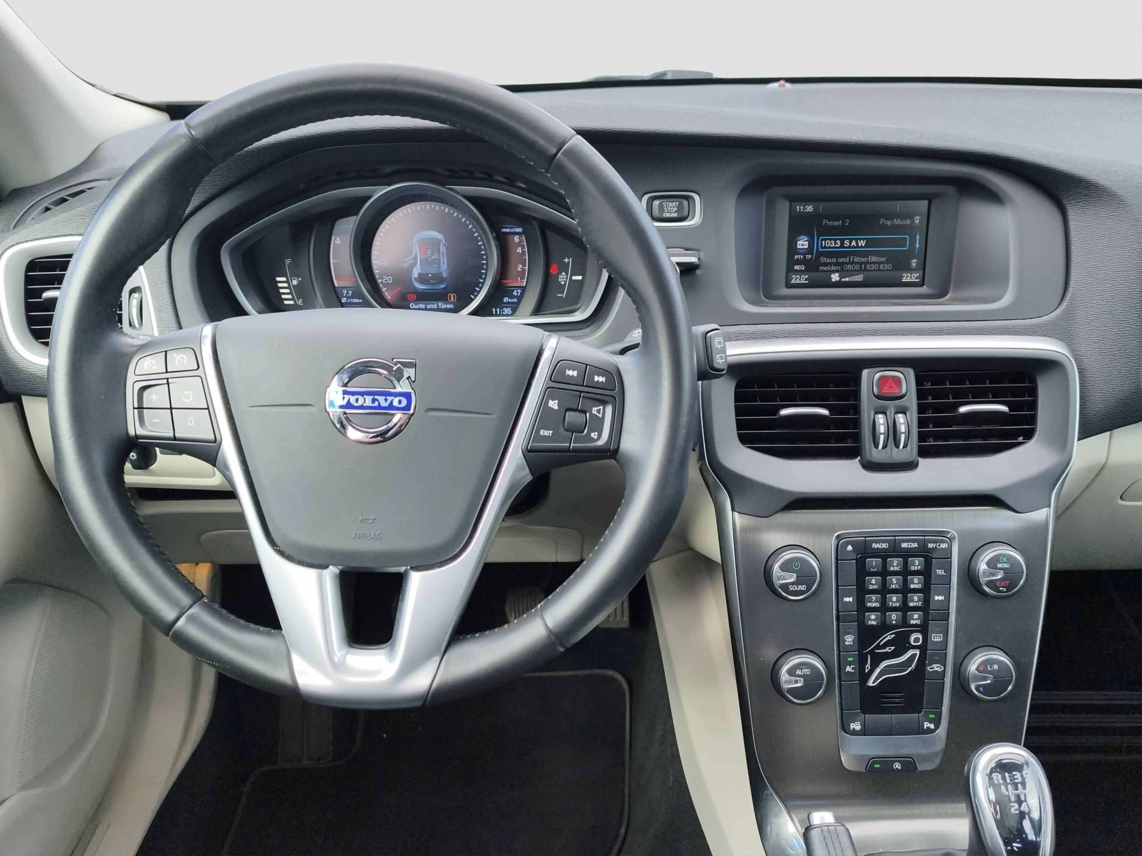 Volvo V40 T4 Momentum — photo 10