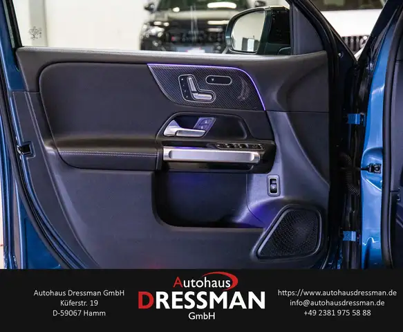 Mercedes-Benz GLB view 9