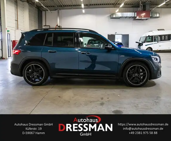 Mercedes-Benz GLB view 4