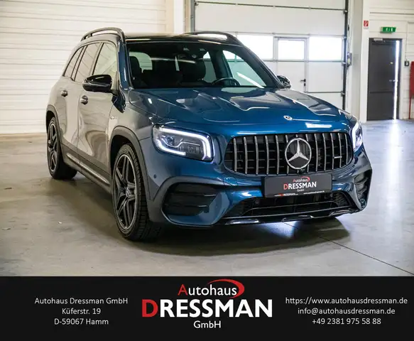 Mercedes-Benz GLB view 3