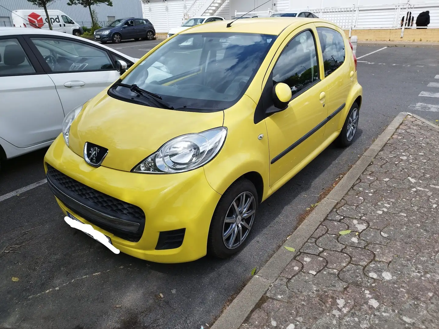 Peugeot 107 1.0e 12V 68ch BLUE LION 2-Tronic Trendy - 1