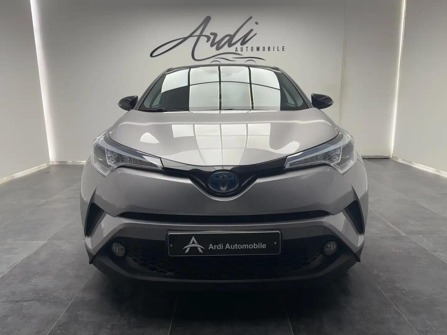 Toyota C-HR 1.8i VVT-i Hybrid *SIEGES CHAUFF*CRUISE*GARANTIE* Gris - 2