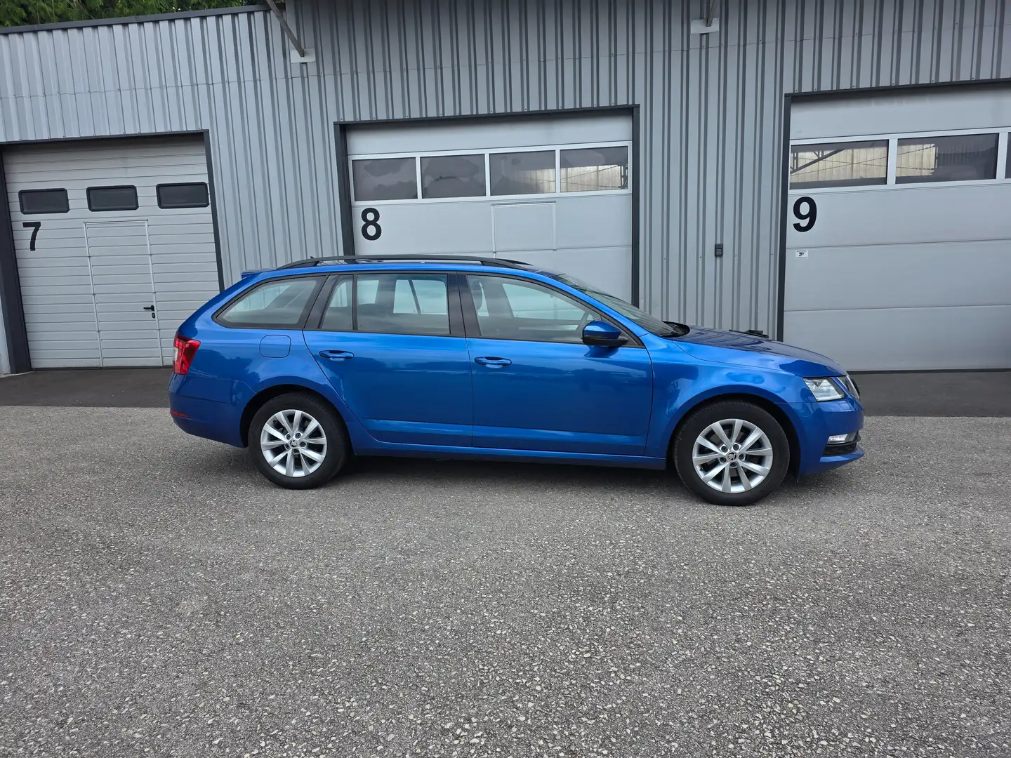 Skoda Octavia Ambition DSG Kombi Blau - 1