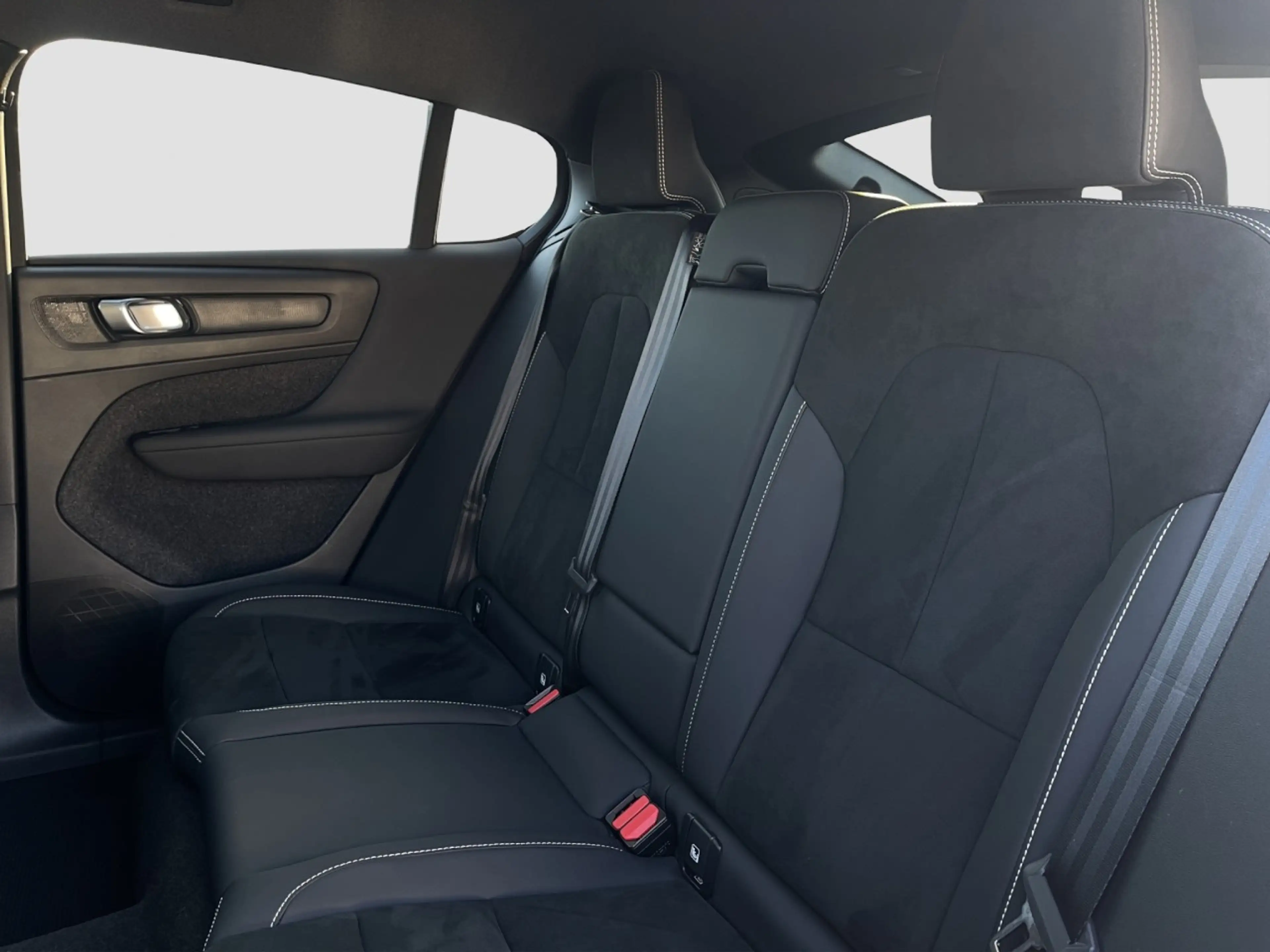 Volvo C40 Twin Electric Plus AWD/Navi/LED/Kam/Pano/GJR — photo 13