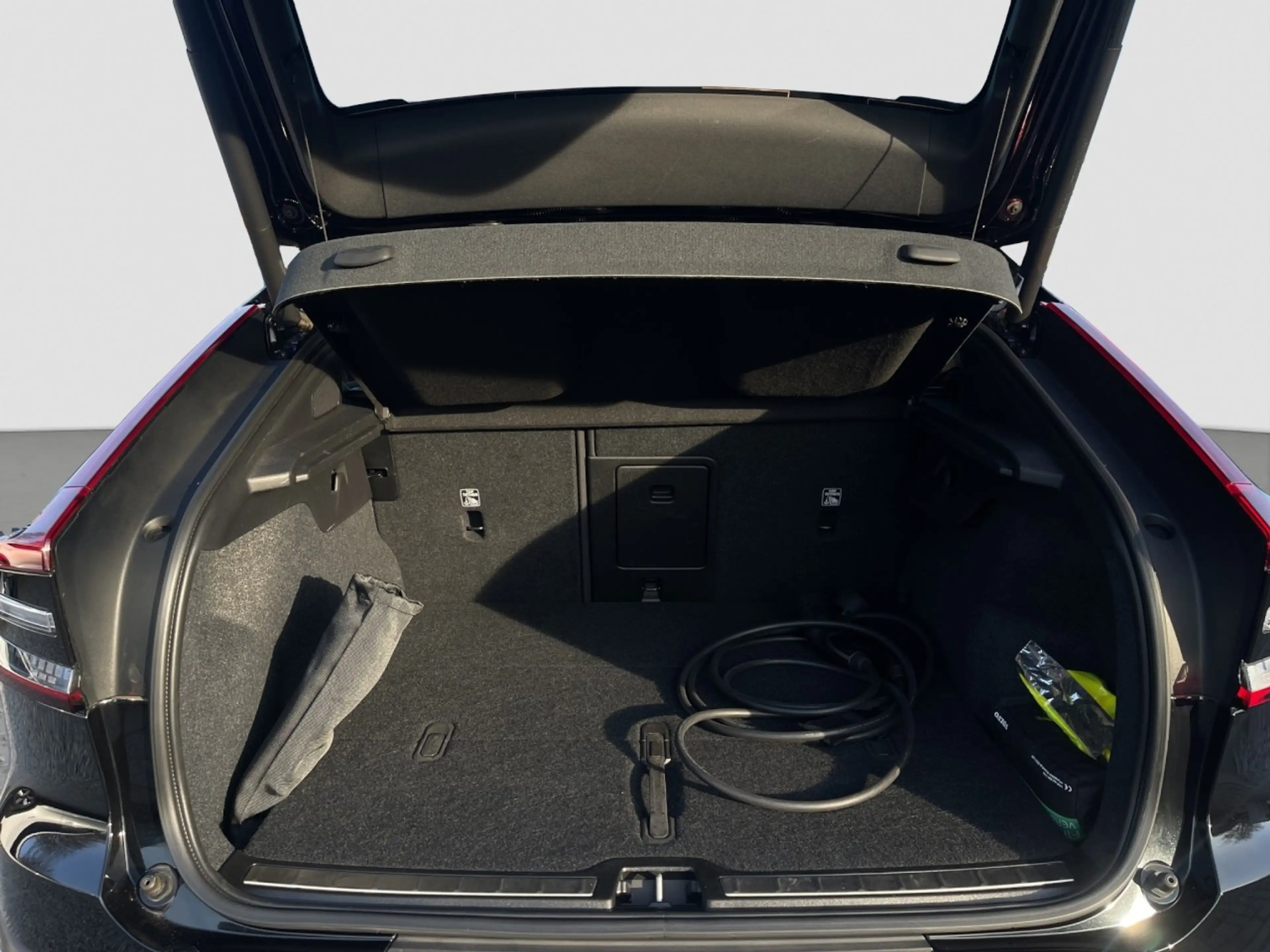 Volvo C40 Twin Electric Plus AWD/Navi/LED/Kam/Pano/GJR — photo 15