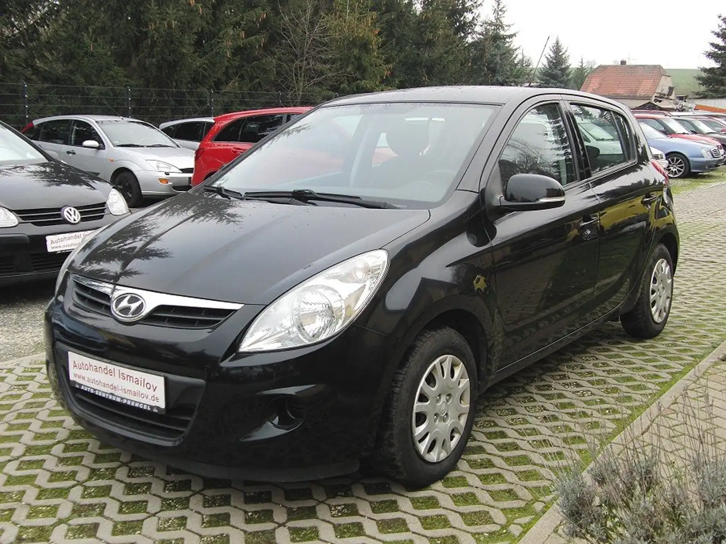 Hyundai i20 1.2 Classic  Klima/Ahzv/1.Hand Schwarz - 1