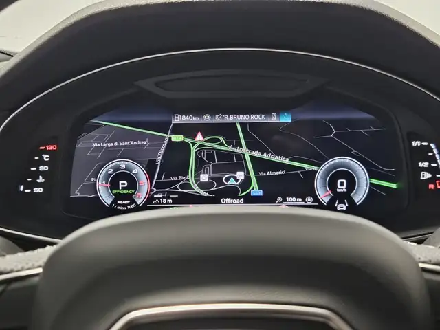 Audi Q8 view 11
