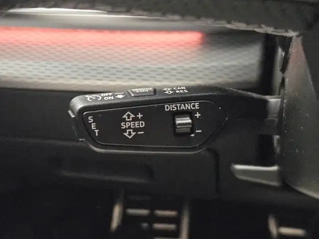 Audi Q8 view 9