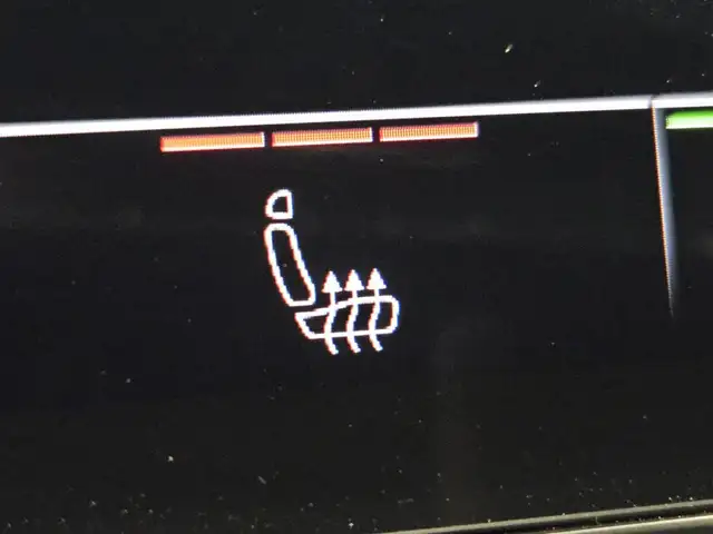 Audi Q8 view 14
