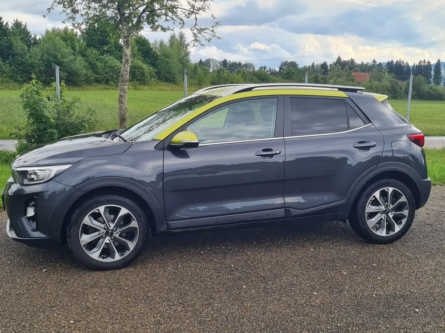 Kia Stonic Spirit, Klima, 8 f. ber, Sitzh., Rückfahrkamera Grau - 2