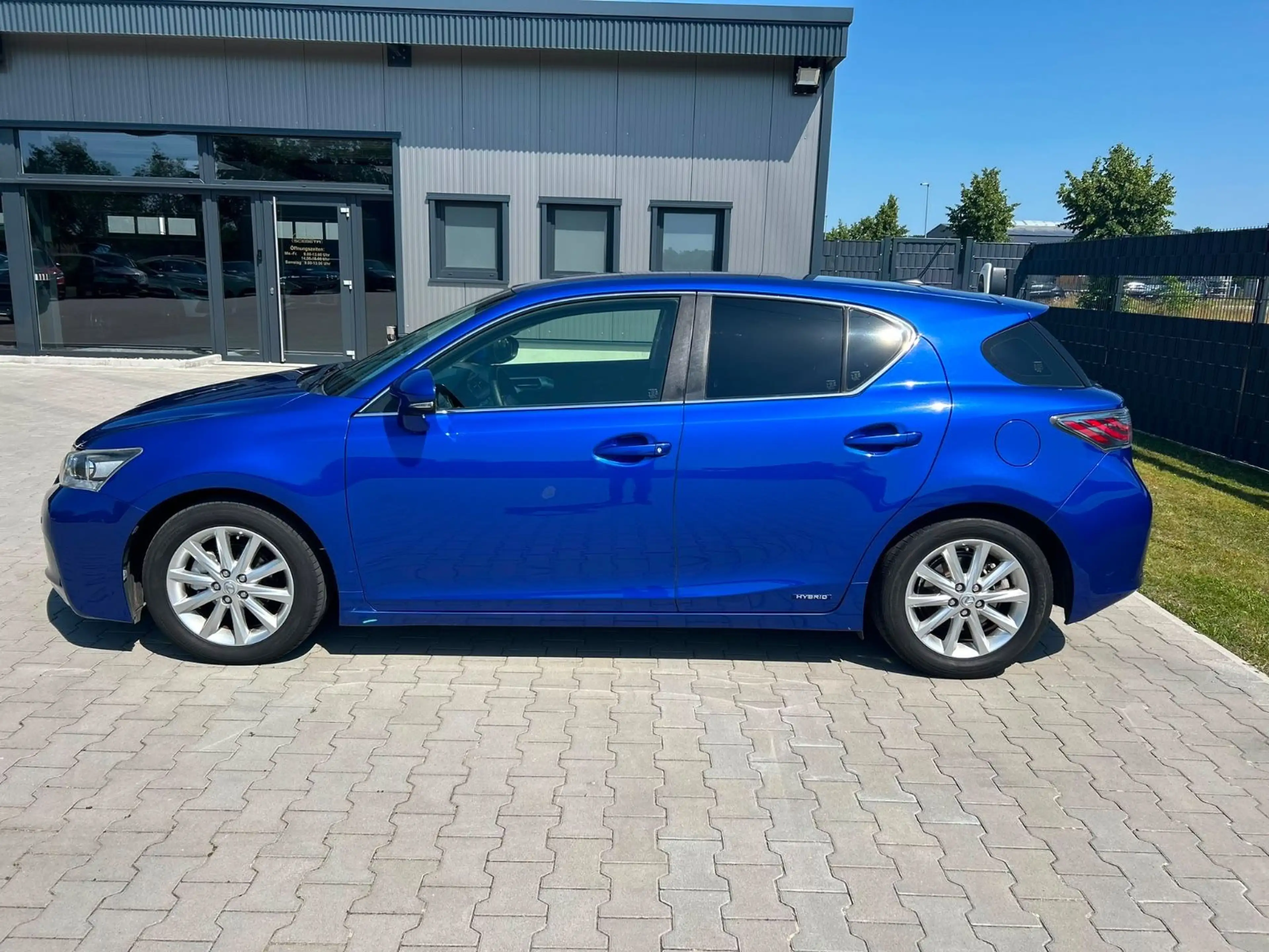 Lexus CT 200h Executive*Navi*Kam*Tempomat*Standheizung — photo 9