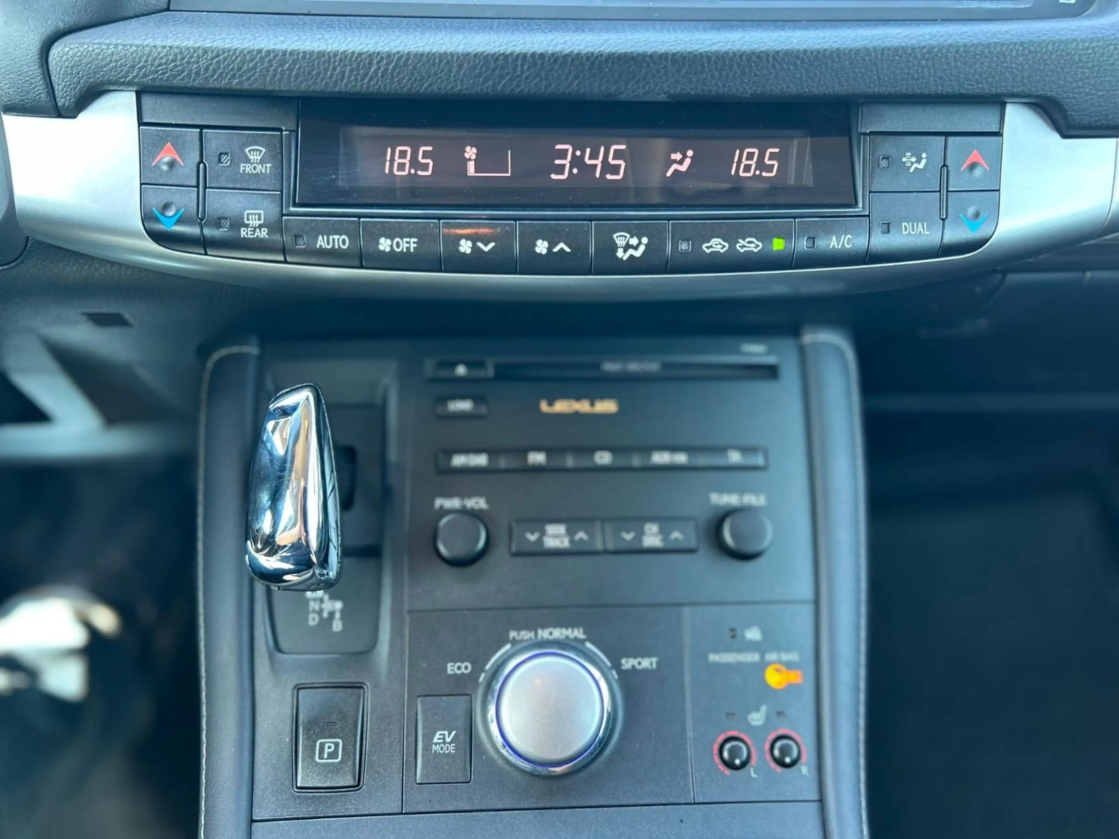 Lexus CT 200h Executive*Navi*Kam*Tempomat*Standheizung — photo 15