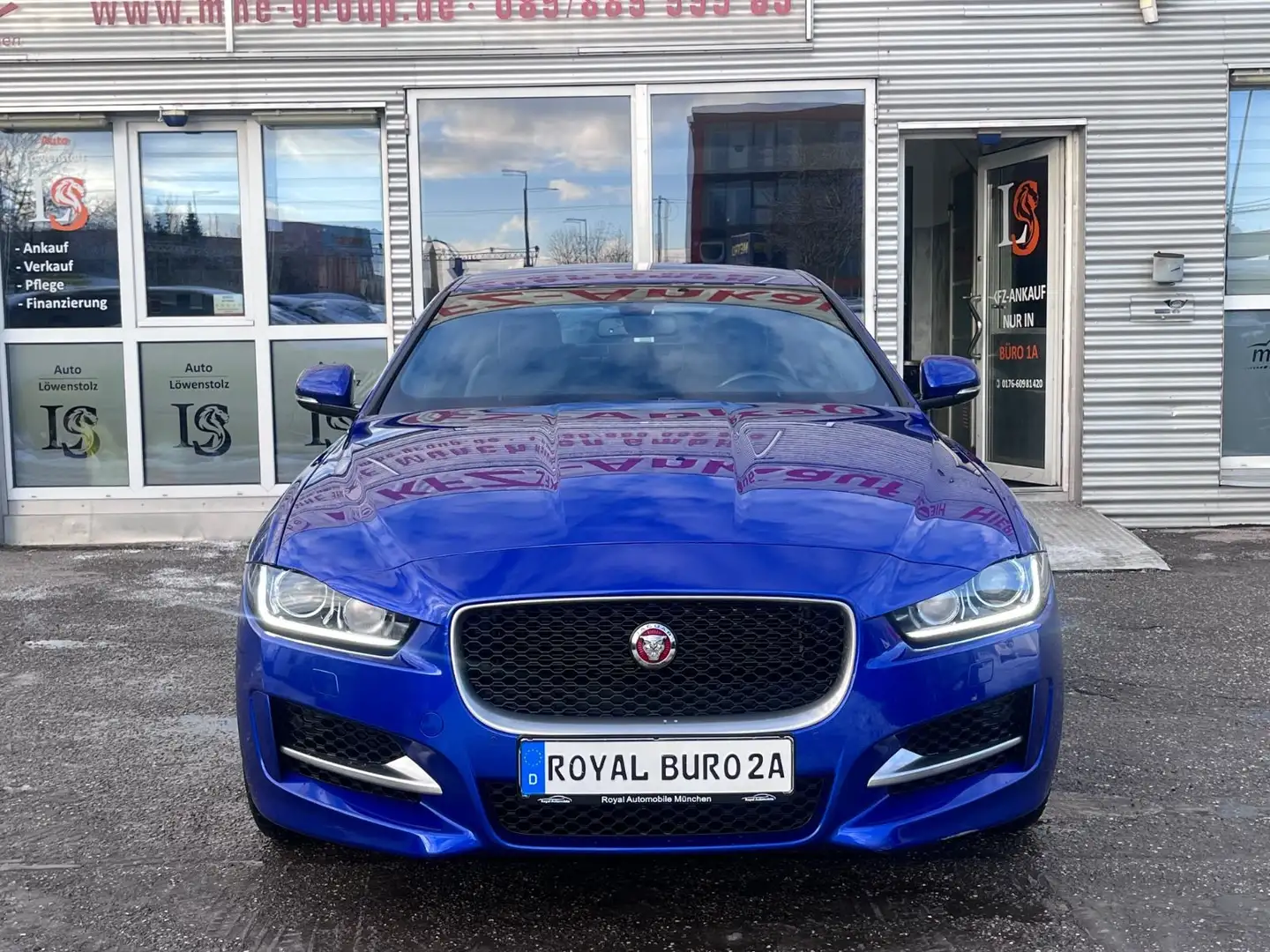 Jaguar XE 20d AWD R-Dynamic*Key-Less GO*Navi*ACC Modrá - 2