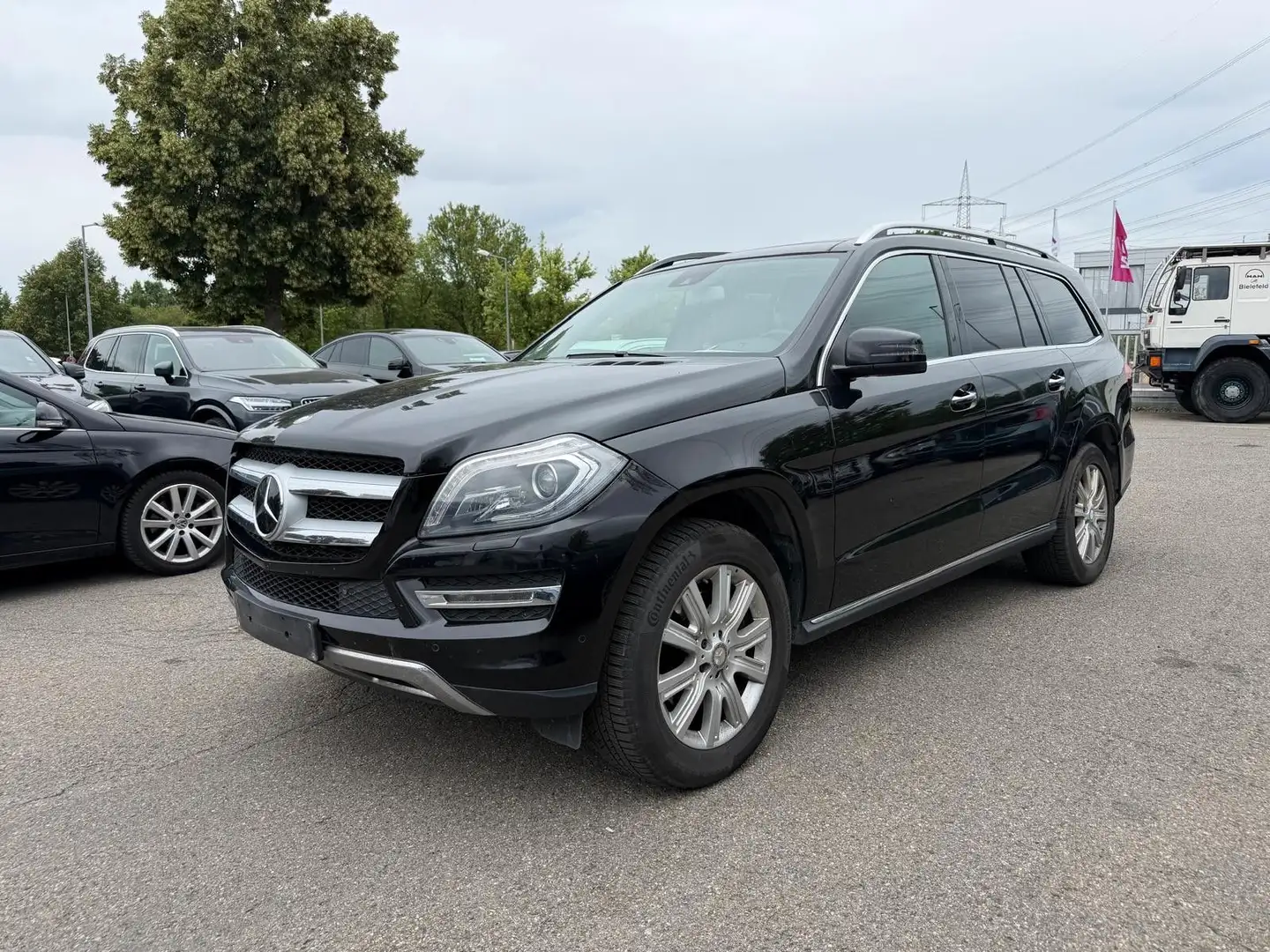 Mercedes-Benz GL 350 BT 4Matic*MAXIVOLL*2.HD*SCHECKHEFT Schwarz - 1
