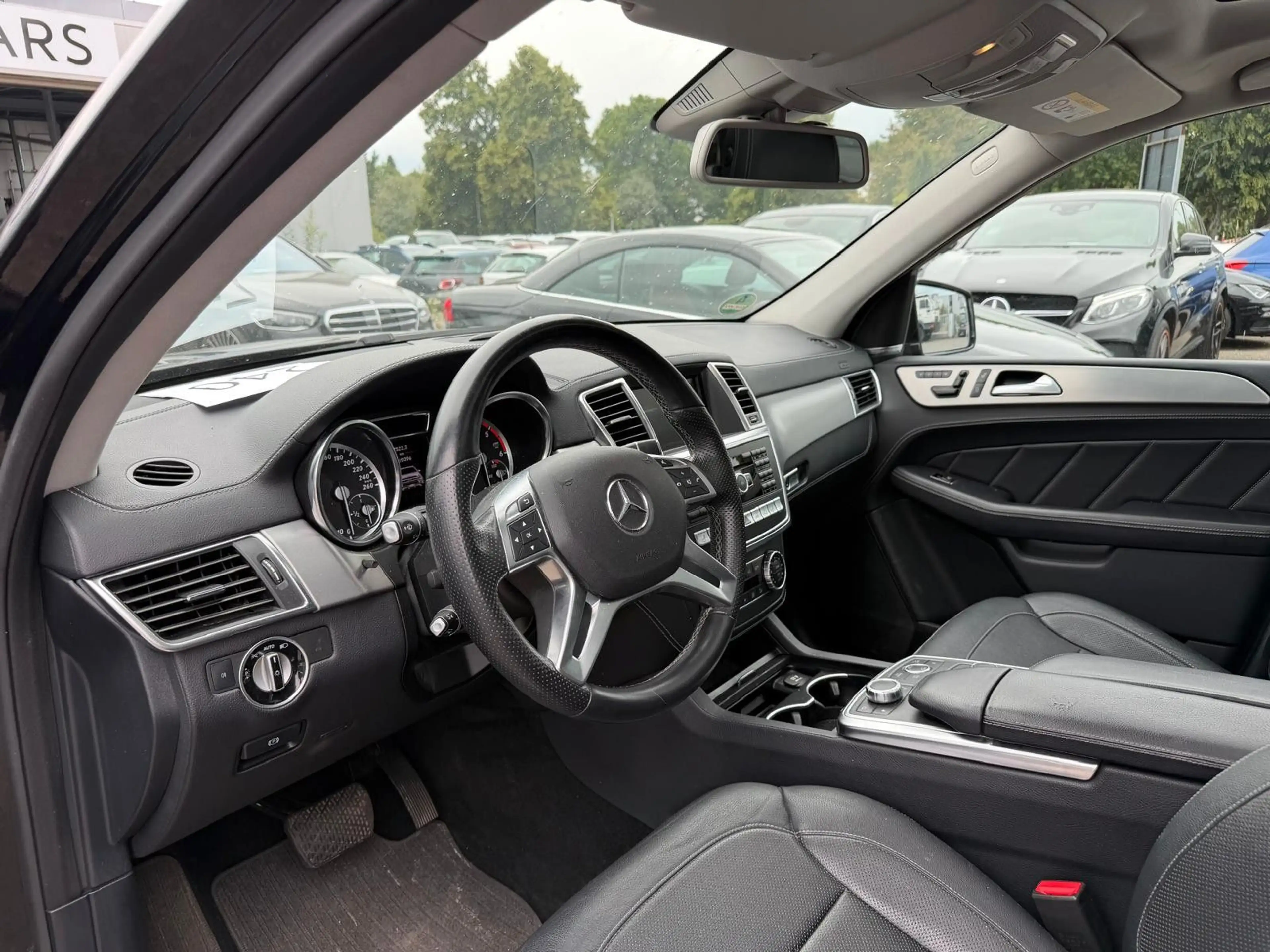 Mercedes-Benz GL 350 BT 4Matic*MAXIVOLL*2.HD*SCHECKHEFT — photo 7