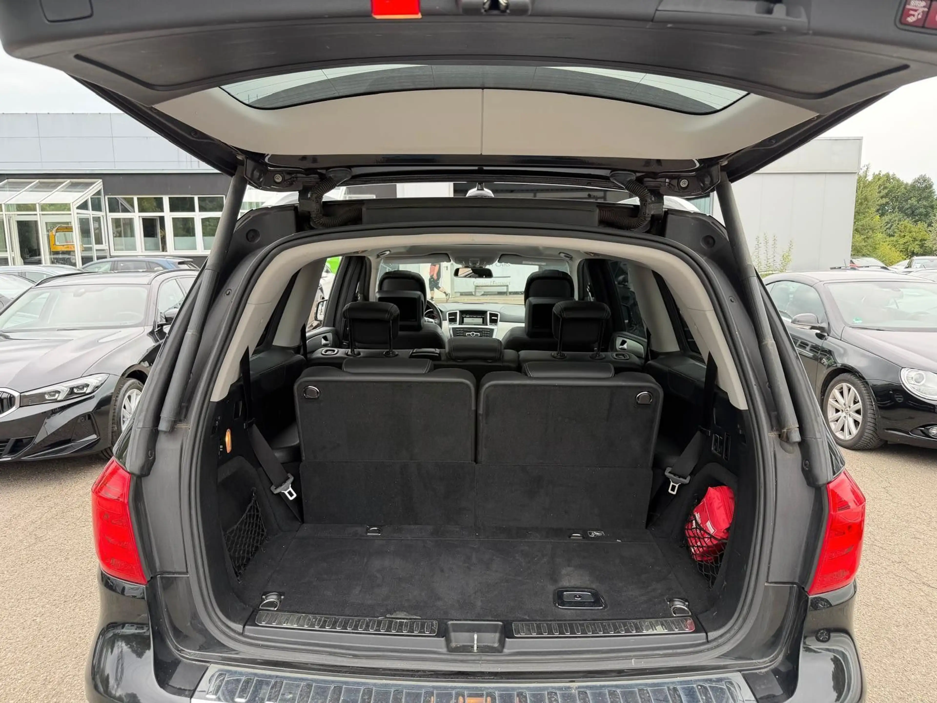 Mercedes-Benz GL 350 BT 4Matic*MAXIVOLL*2.HD*SCHECKHEFT — photo 11