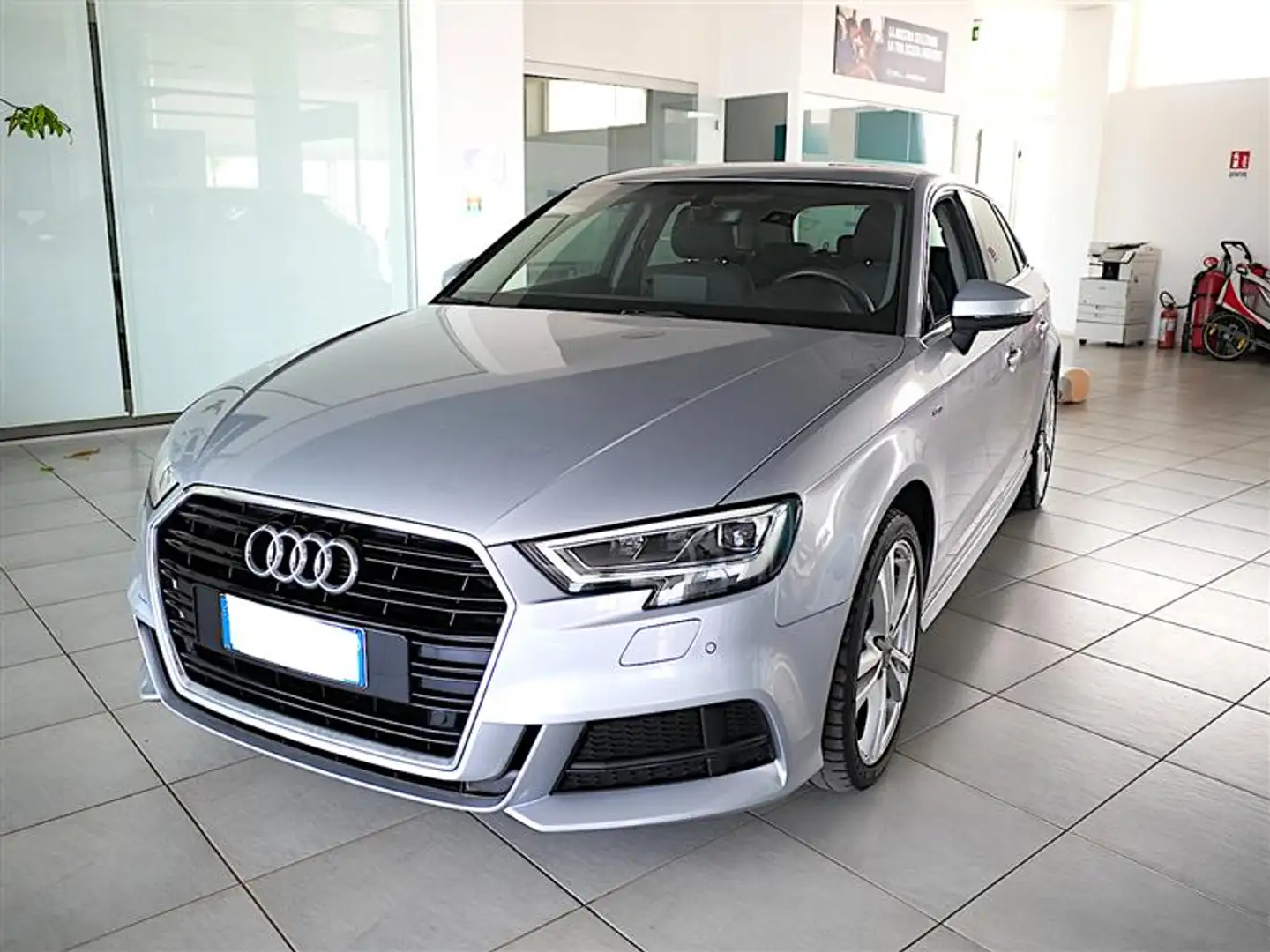Audi A3 Sportback 30 TDI 1.6 tdi 115 cv Admired Gris - 1