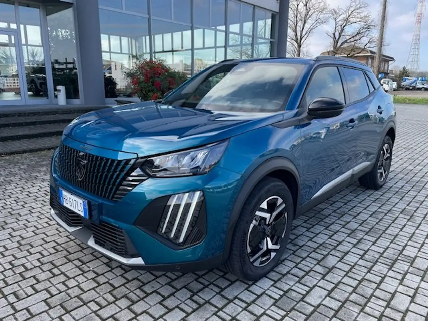 Peugeot 2008 1.2 hybrid Allure 145cv e-dcs6 PREZZO VERO Azul - 1