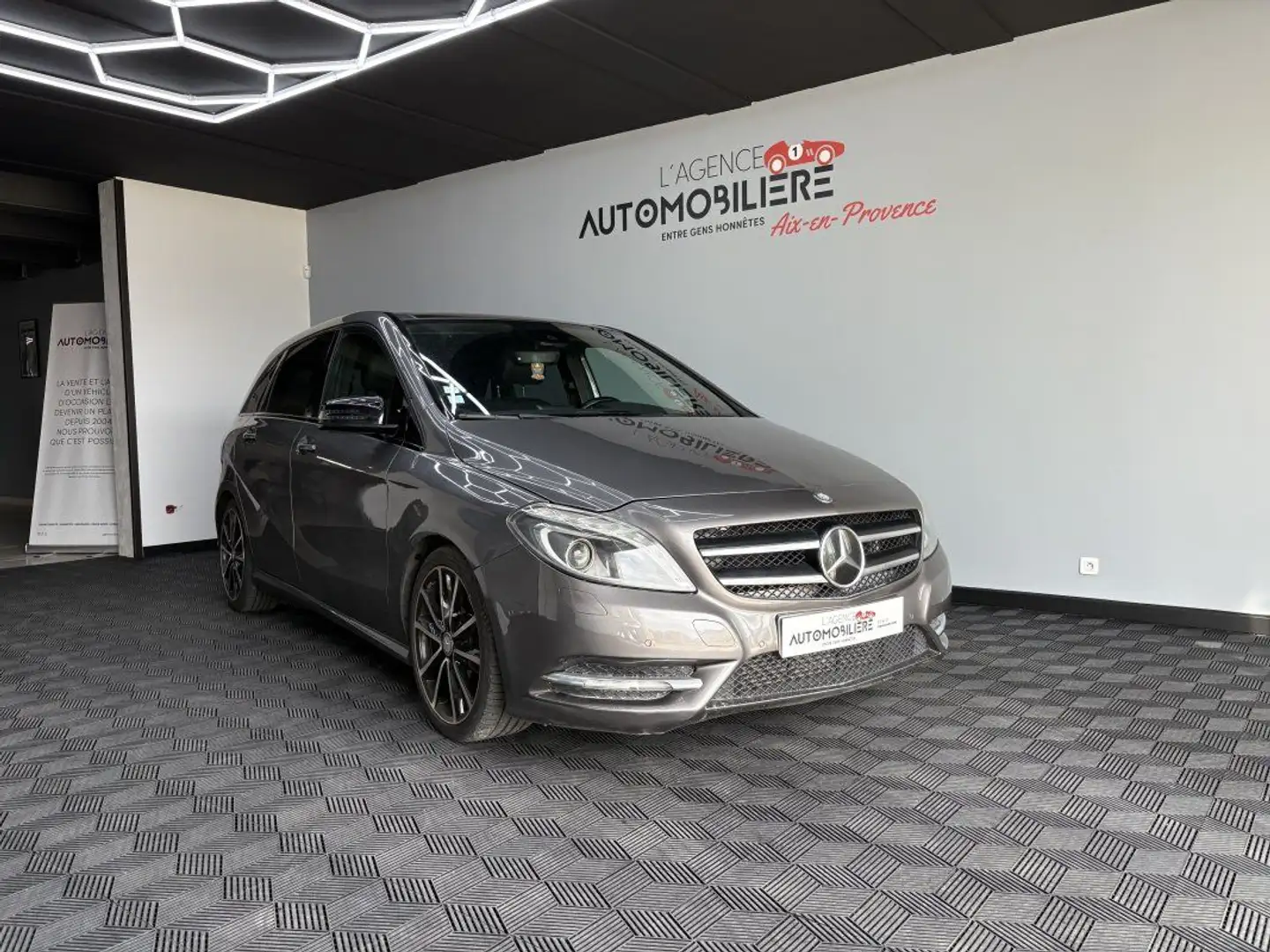 Mercedes-Benz B 180 1.8 180 CDI Finition Sport 109 CV Gris - 1