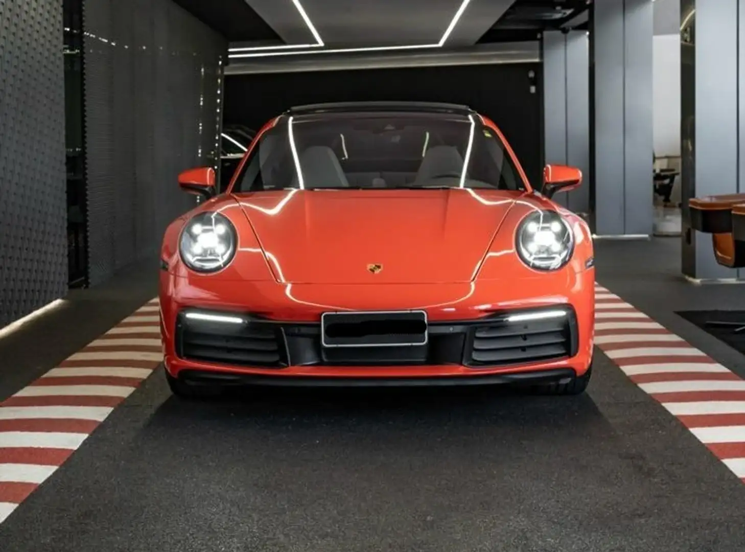 Porsche 992 Carrera Coupé PDK Naranja - 1