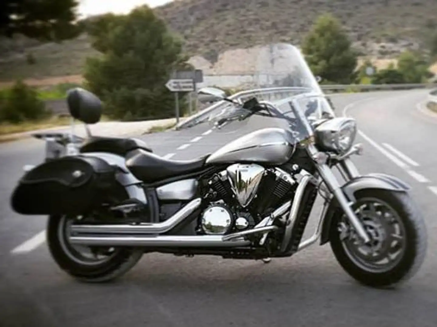 Yamaha XVS 1300 Yamaha xvs 1300 midnight star 2010 Plateado - 2