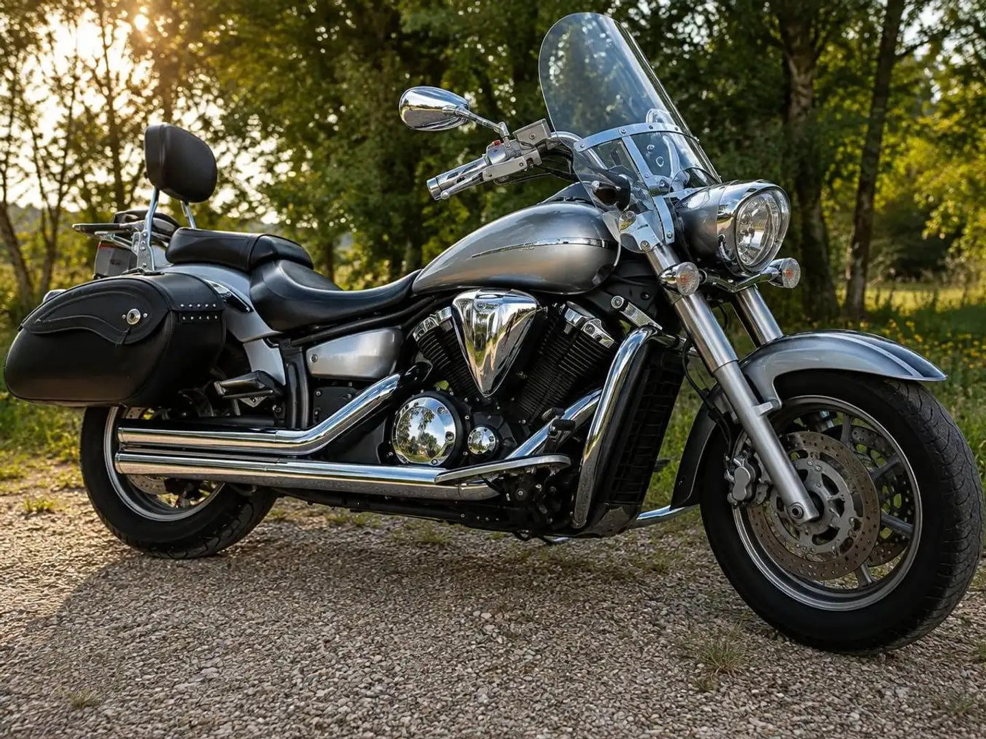 Yamaha XVS 1300 Yamaha xvs 1300 midnight star 2010 Plateado - 1