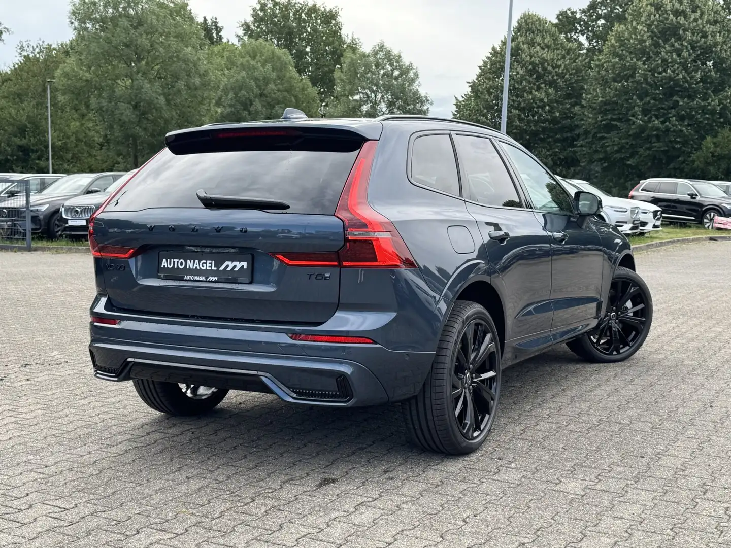 Volvo XC60 XC60 T8 AWD Plus Black Ed. Plug-In | GEWERBE | Blau - 2