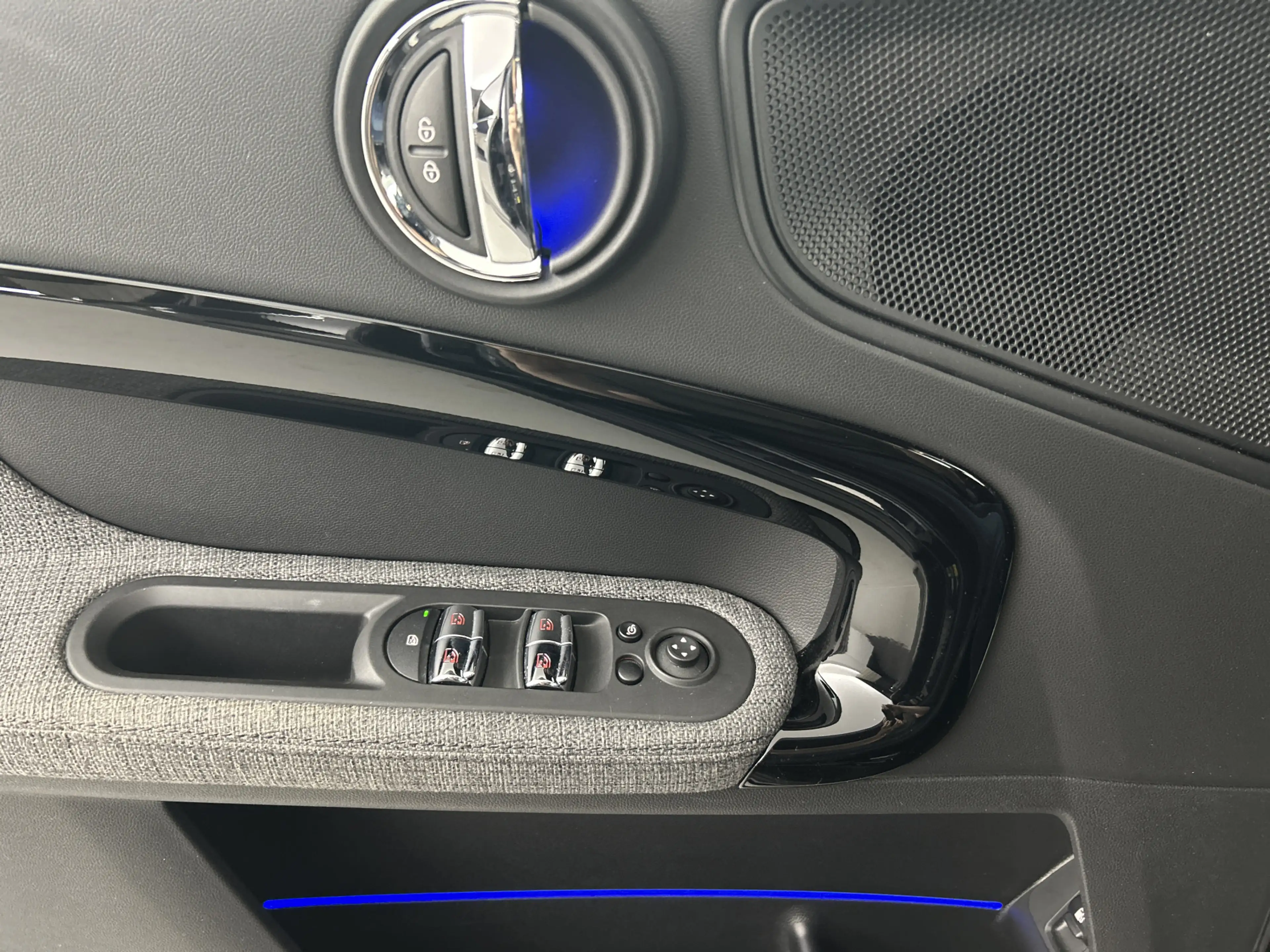 MINI Cooper SE Countryman ALL4 Premium+ Memory/Head-Up Display/Camera — photo 13
