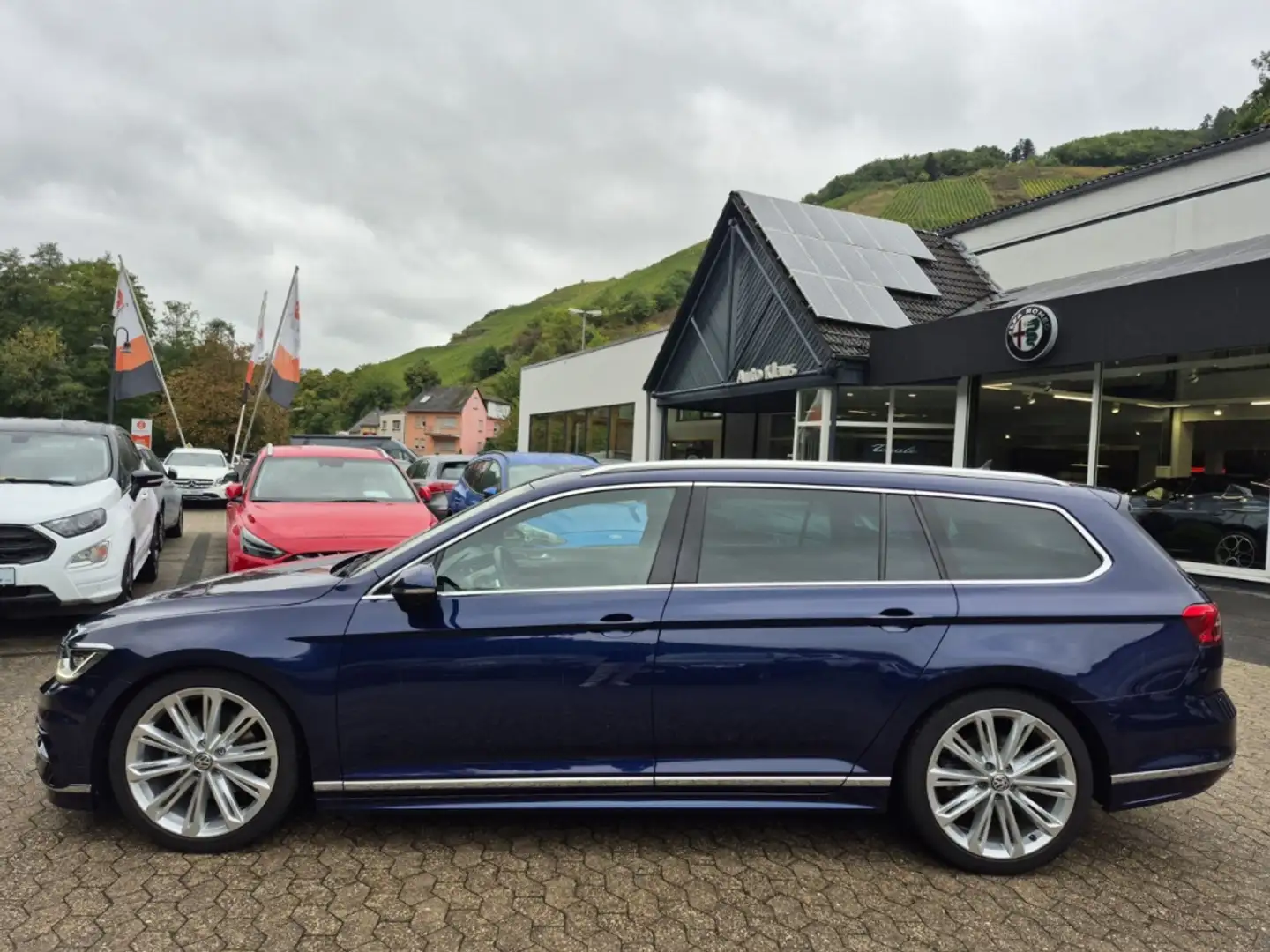 Volkswagen Passat 1.5 Variant R-Line LED ACC Navi PDC Blau - 2