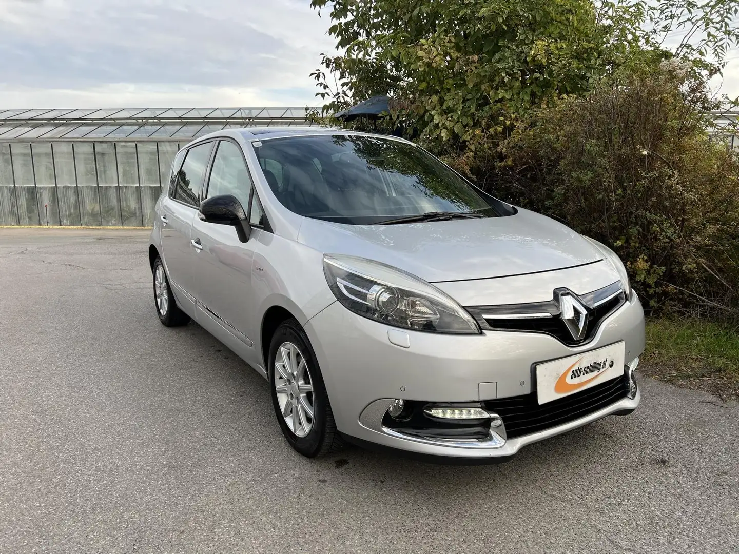 Renault Scenic TCe 130 BOSE Navi Rkamera Sitzheizung SR+WR Grijs - 1