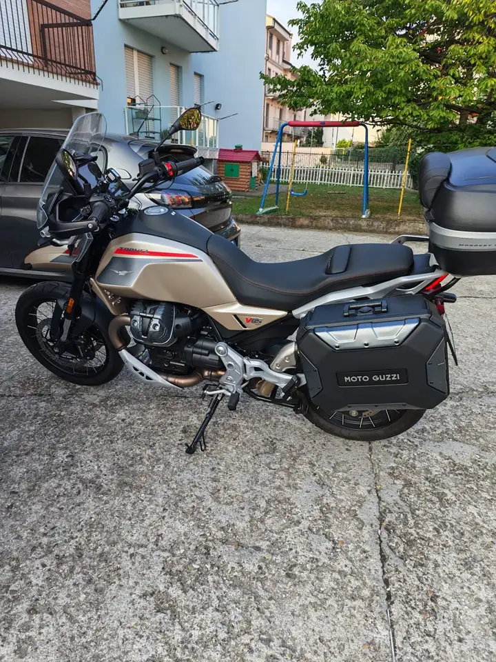 Moto Guzzi V 85 TT
