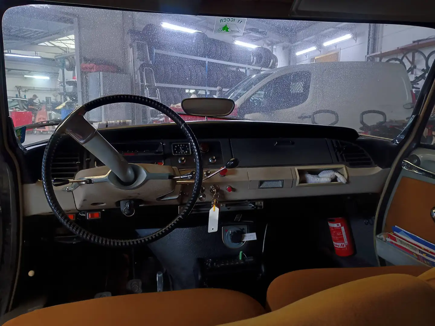 Oldtimer Citroen ID 19B Beige - 2