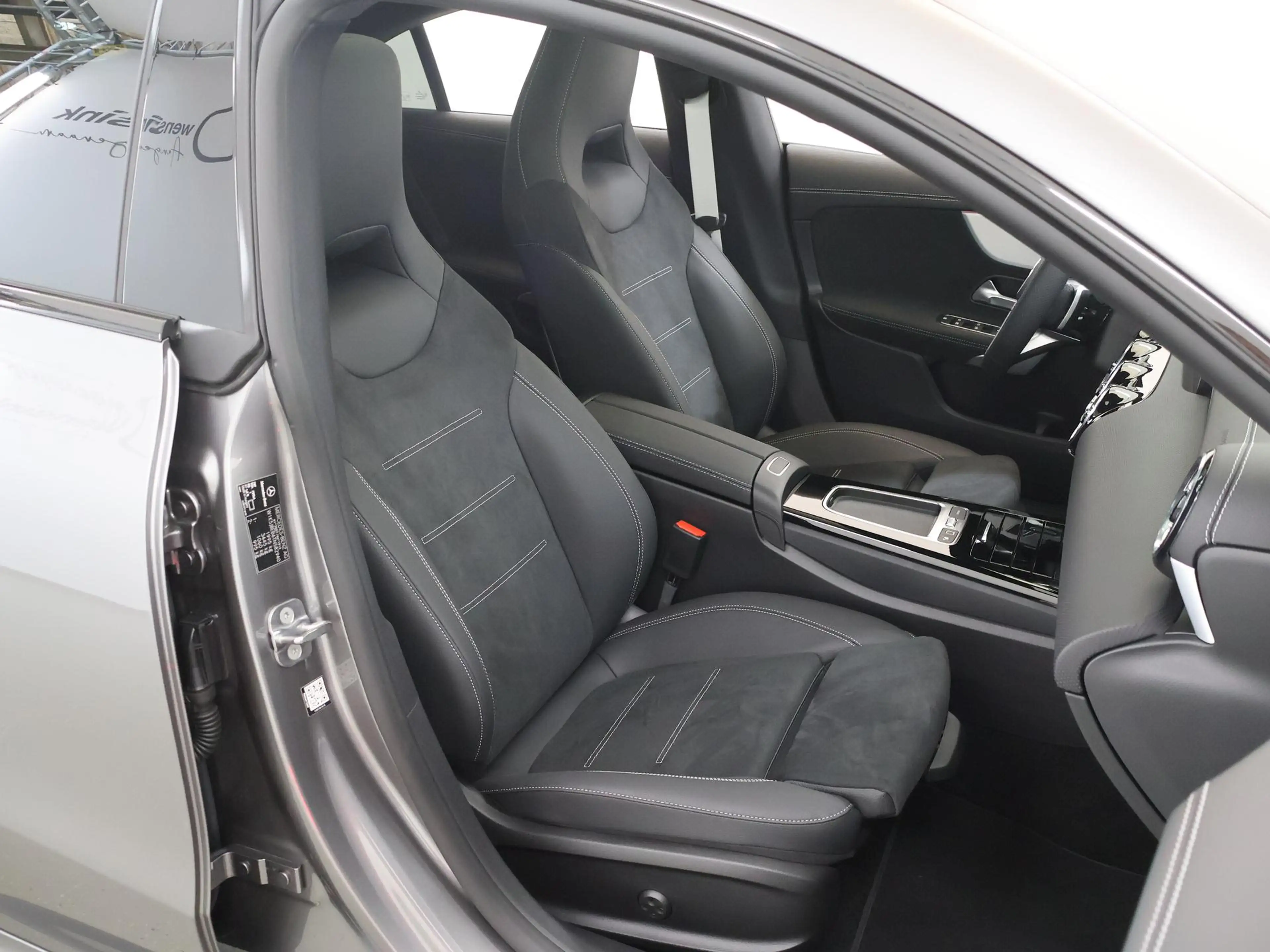 Mercedes-Benz CLA 180 Business Solution AMG | Panoramaschuifdak |  AMG L — photo 10