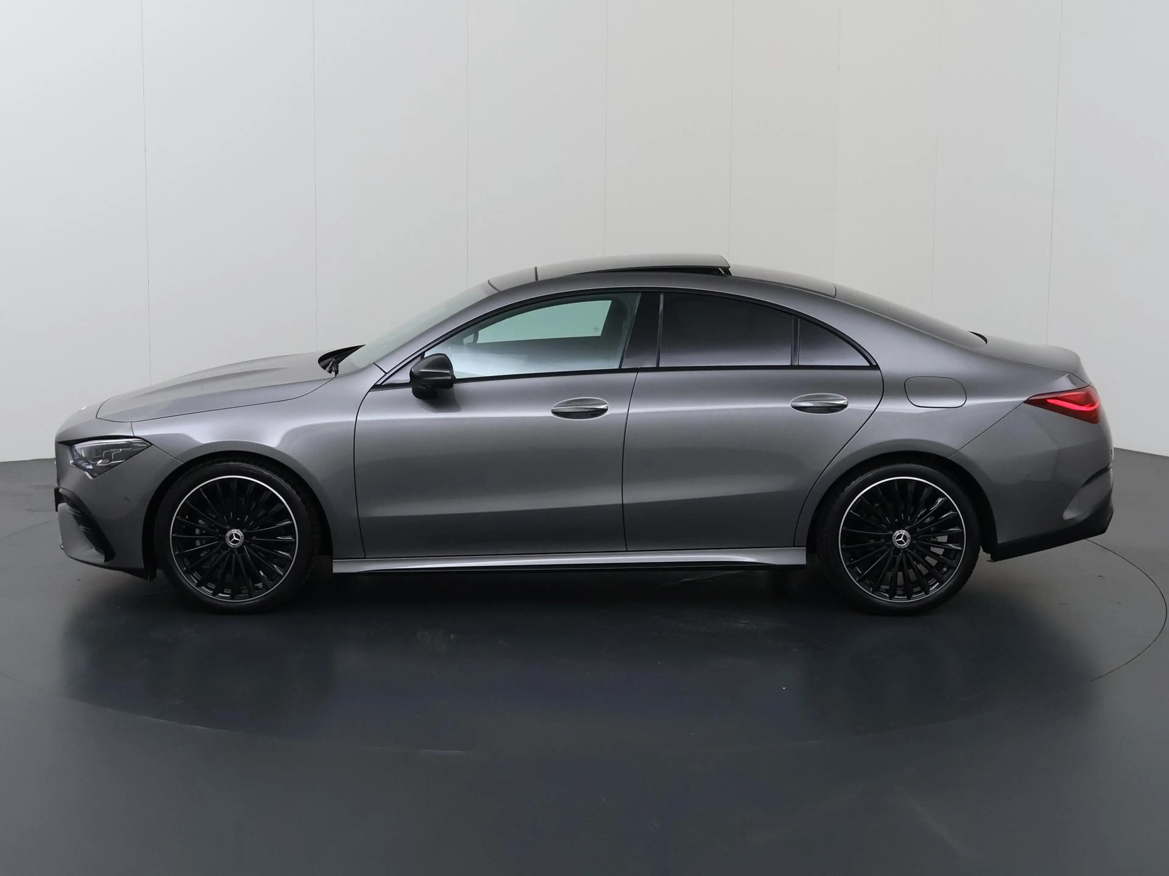 Mercedes-Benz CLA 180 Business Solution AMG | Panoramaschuifdak |  AMG L — photo 5