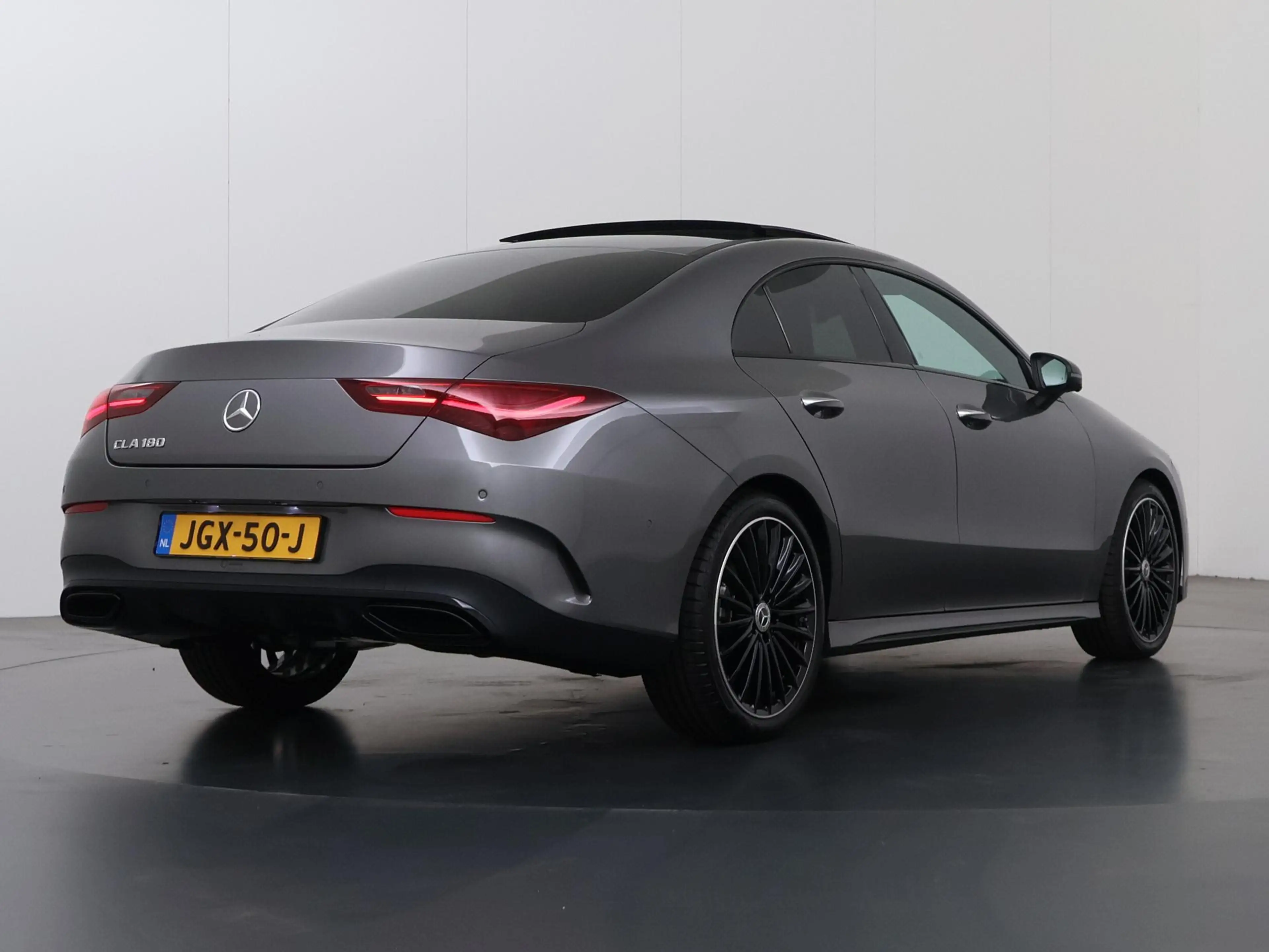 Mercedes-Benz CLA 180 Business Solution AMG | Panoramaschuifdak |  AMG L — photo 2