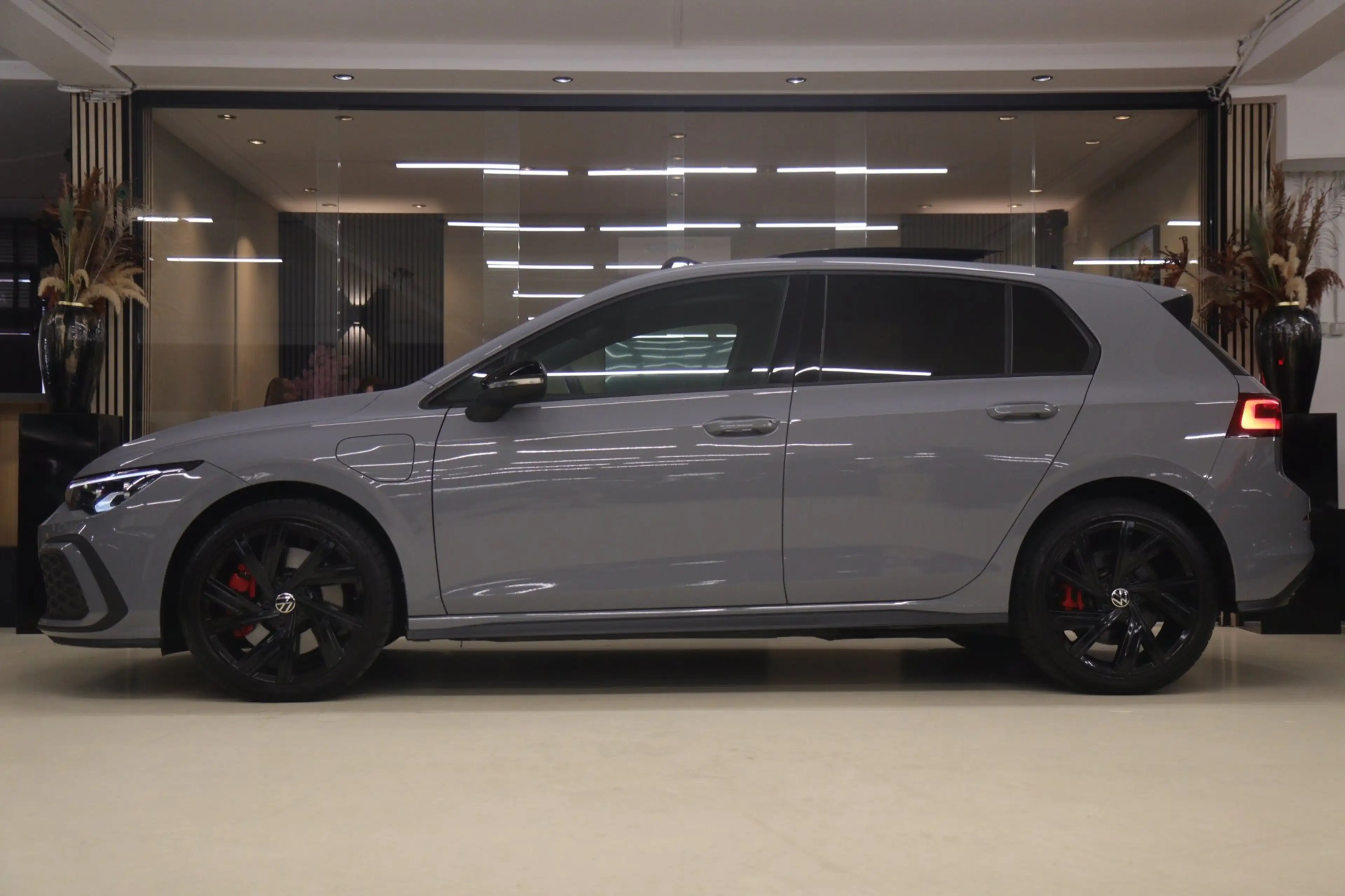 Volkswagen Golf GTE 1.4 eHybrid BLACKSTYLE/PANO/CARPLAY/SFEERVER/VOL — photo 37