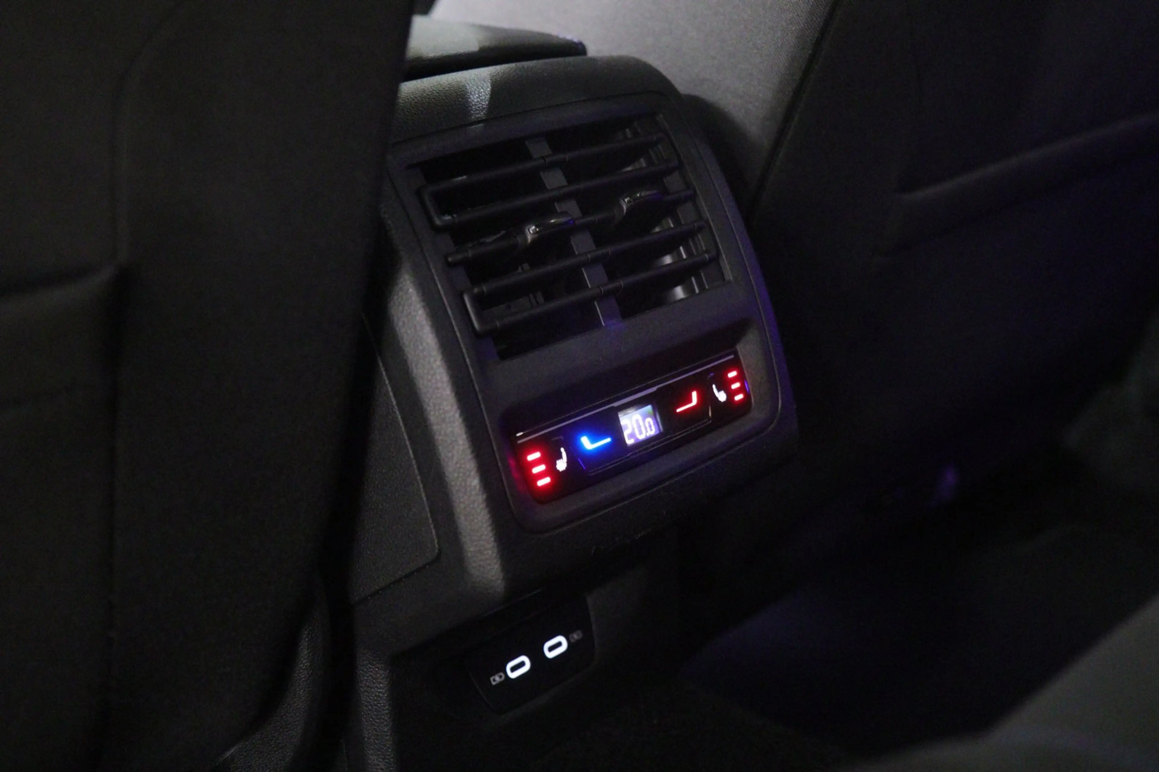 Volkswagen Golf GTE 1.4 eHybrid BLACKSTYLE/PANO/CARPLAY/SFEERVER/VOL — photo 23