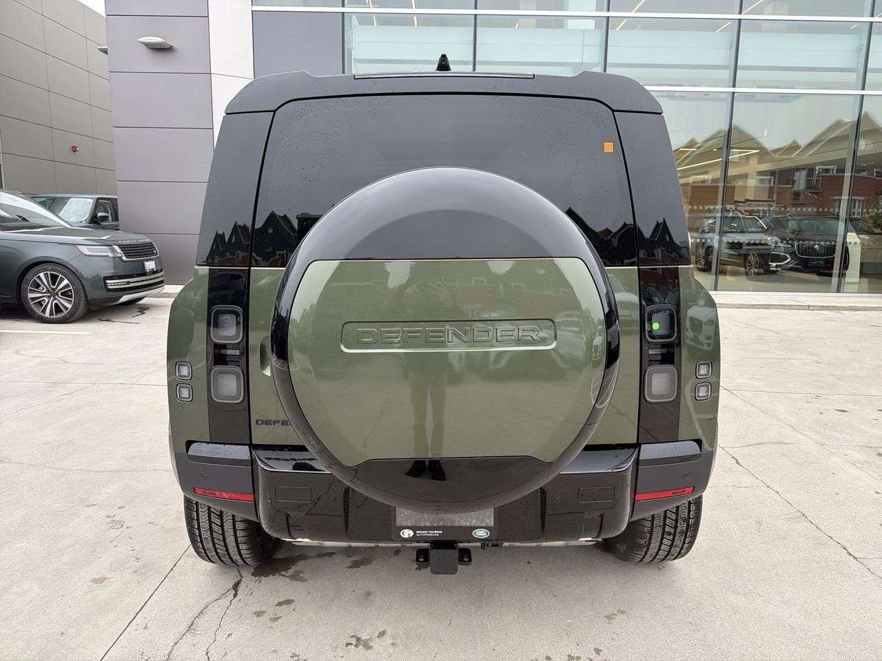 2026 Land Rover Defender 110 P300 S alt 4