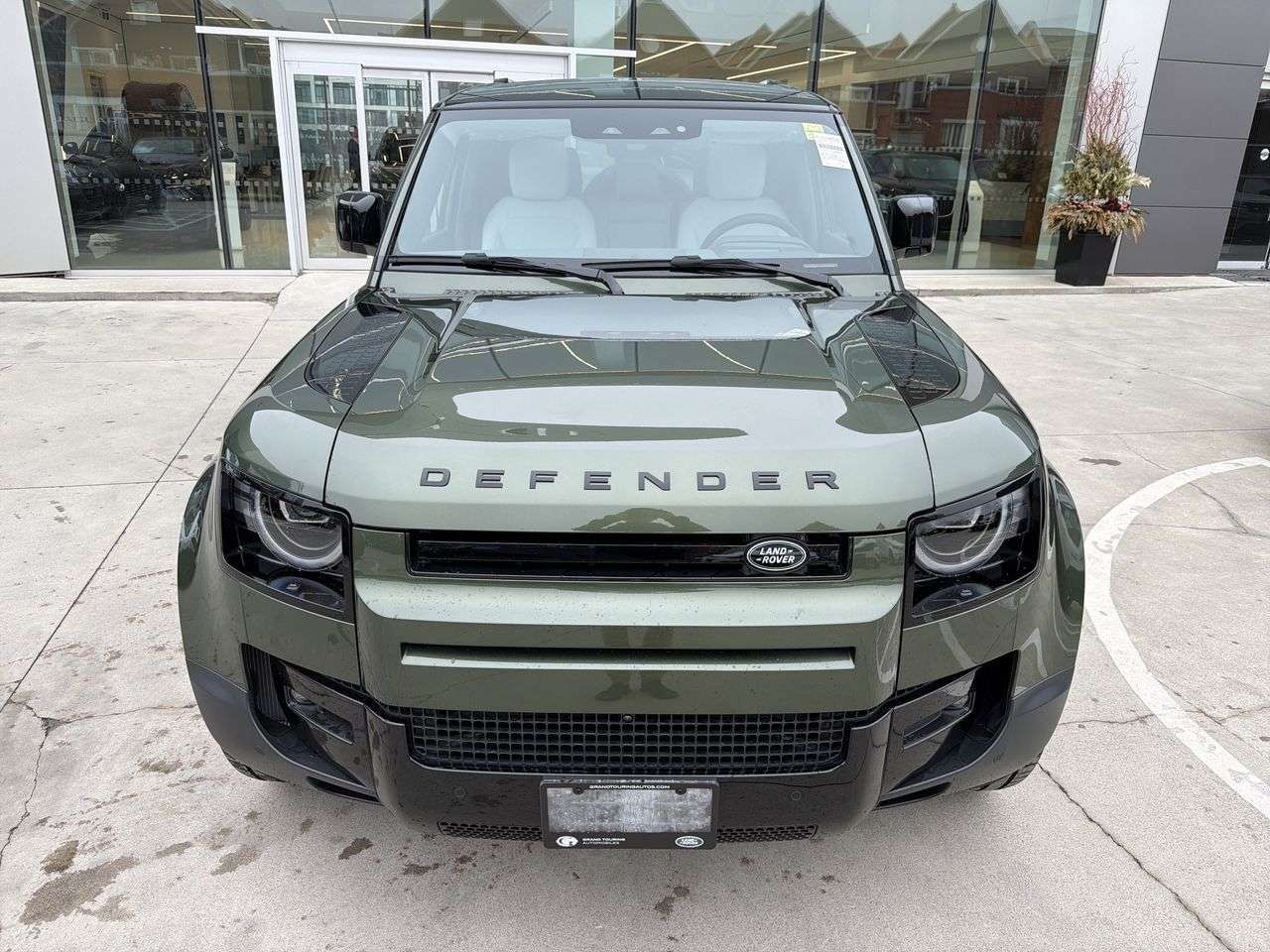 2026 Land Rover Defender 110 P300 S alt 3