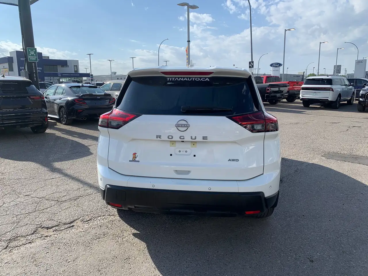 Nissan Rogue снимка Nissan Rogue