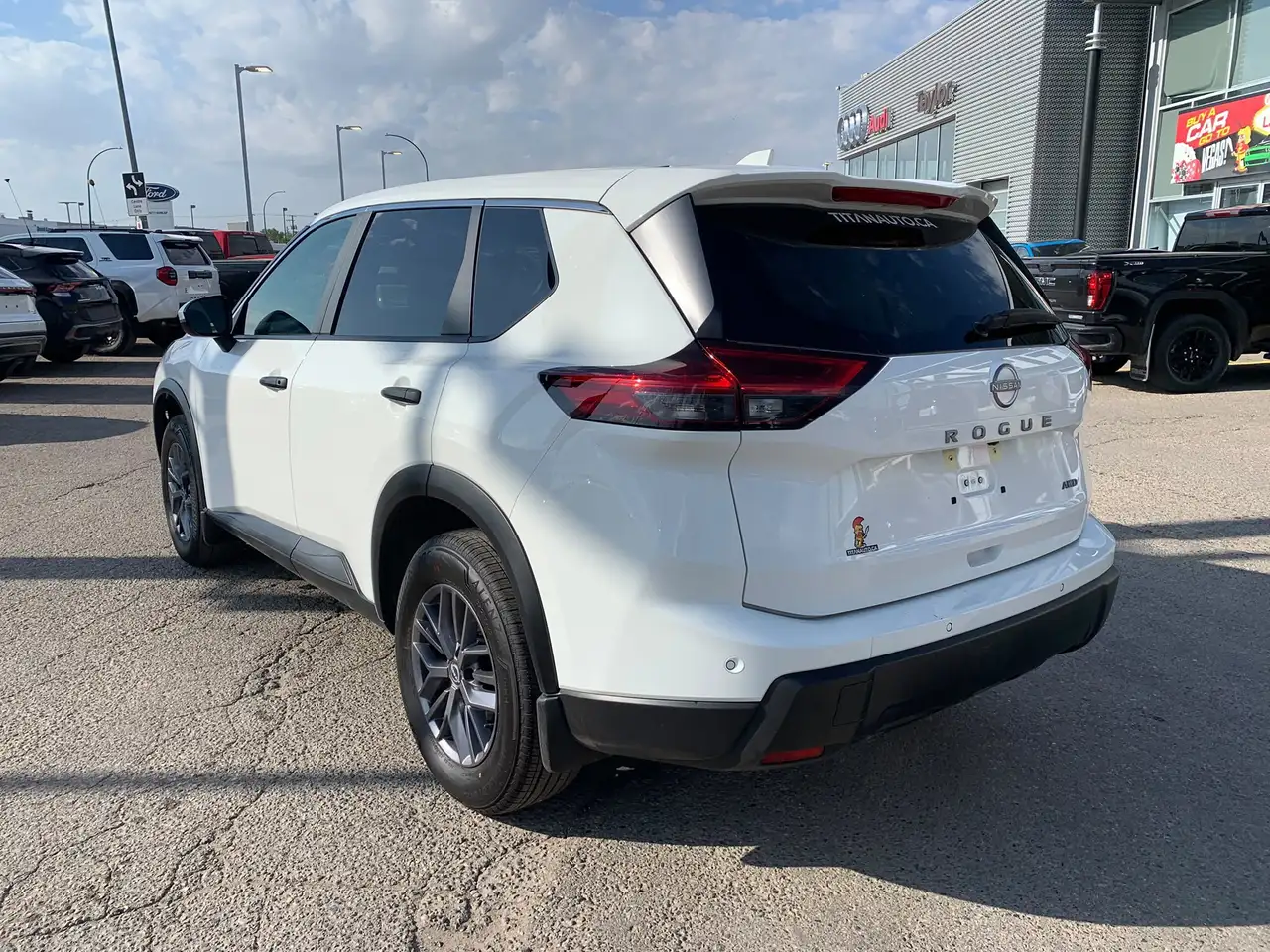 Nissan Rogue снимка Nissan Rogue