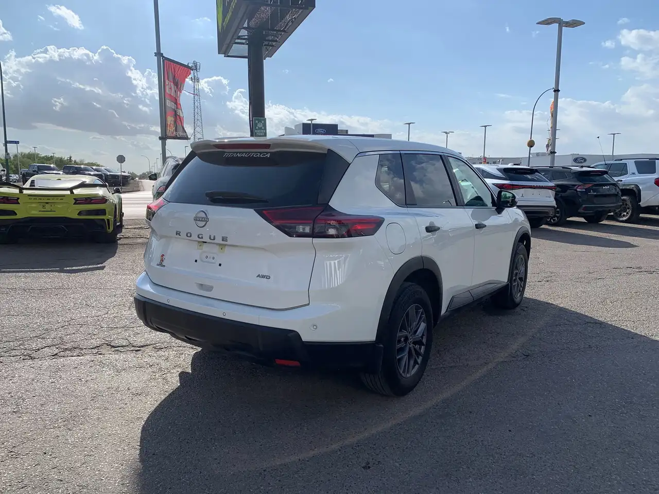Nissan Rogue снимка Nissan Rogue